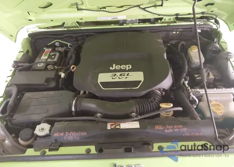 2013 Jeep Wrangler Unlimited Sport z USA, uszkodzony, nr VIN 1C4BJWDG4DL529553